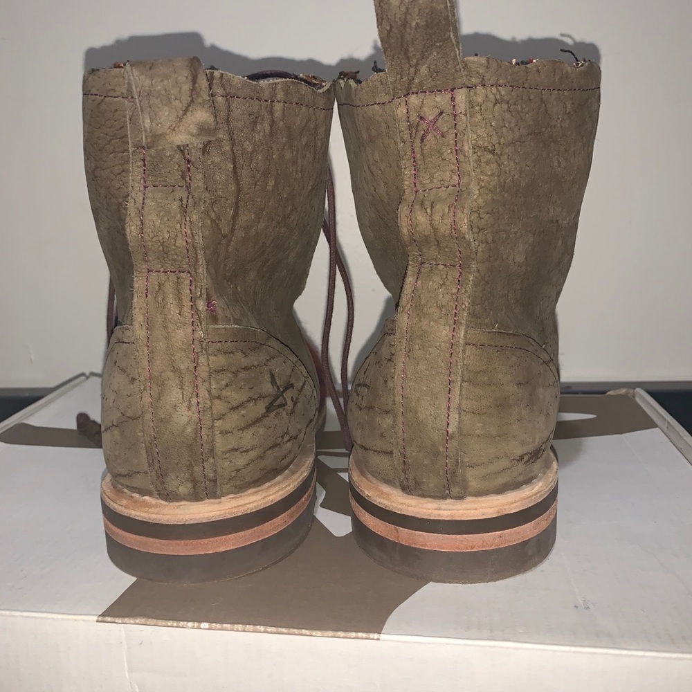 J Shoes - Picture 2 of 11